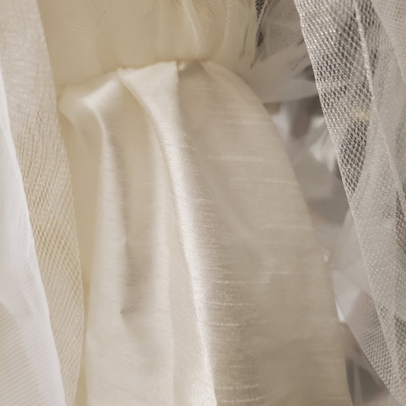 David's Bridal Flower Girl Dress, size 4 - Picture 2 of 5